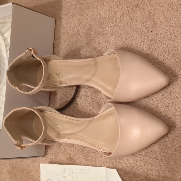 Aldo Sandals - Picture 1 of 3